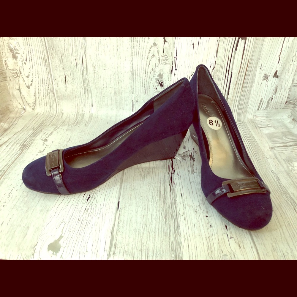 BCBG size 8.5 wedge